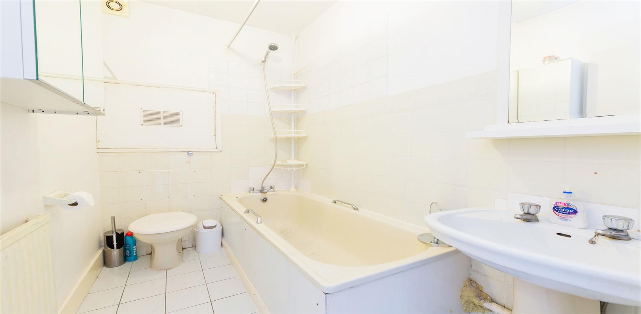 			2 Bedroom, 1 bath, 1 reception Flat			 Chamberlayne Road, KENSAL RISE